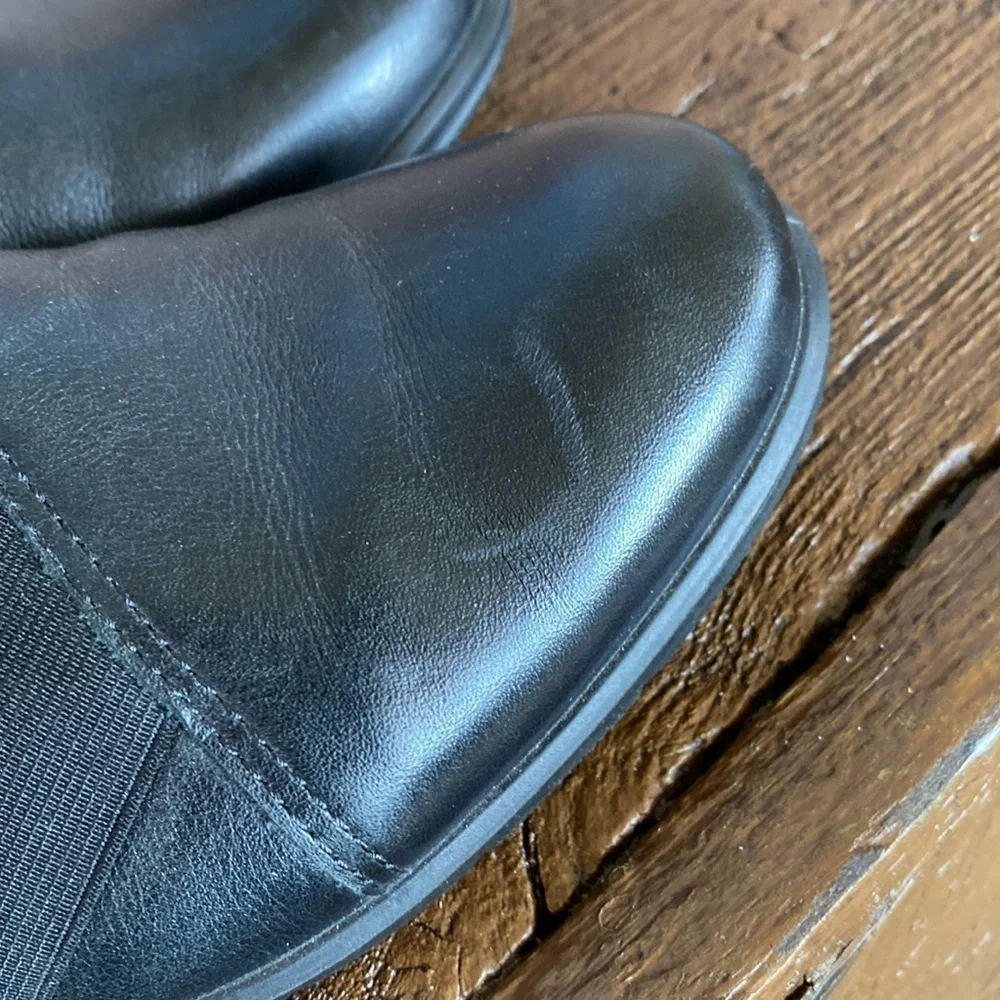 Ecco Black Slip On Leather Loafer
